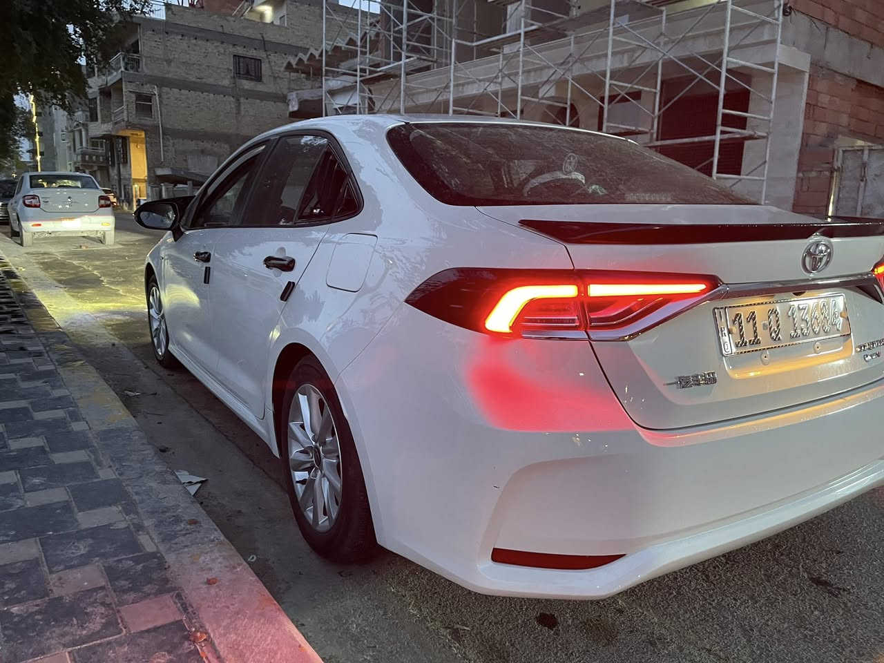 كورلا وارد صيني هايبرد جديده السياره بعدها
نظيفه كلش السياره فول مواصفات كشنات جلد وفتحة سقف قطعتين تبريد داخل اسود  ستيرين جلد كابرون اوتوهولد هاند بريك بصمه اشاري بالمري تحديد مسار (رادار) قياده ذاتيه شاشه كبيره كار بلي. العلامه السوده HEV 
مود قياده 3 ايكو - بور - نورمال
رقم بغداد السياره
ماشيه 27 الف كيلو
مكاني بغداد الشعب
مكفوله السياره
سعر (145 ورقه )
تلفون ***********
