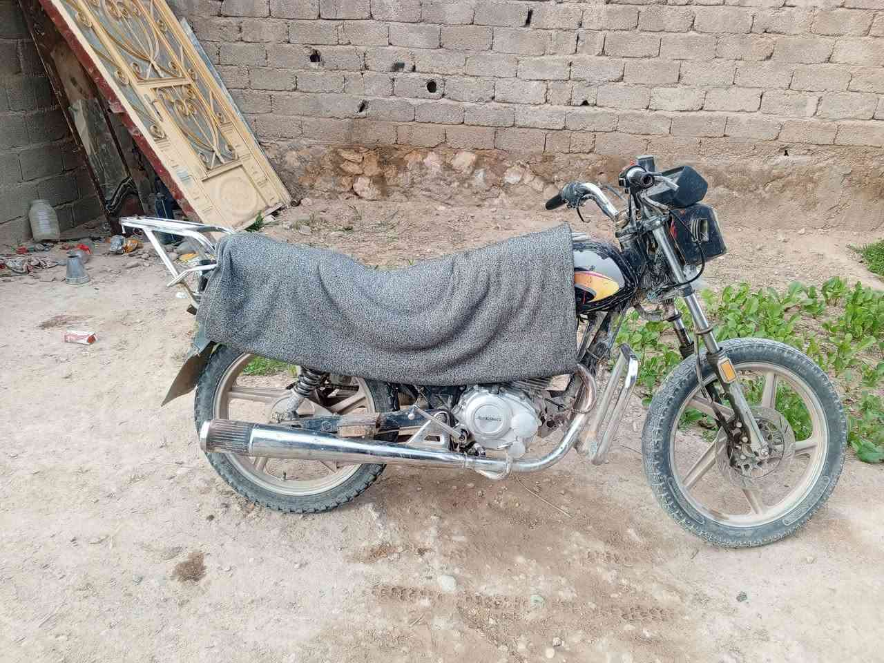 مطار للبيع***********
