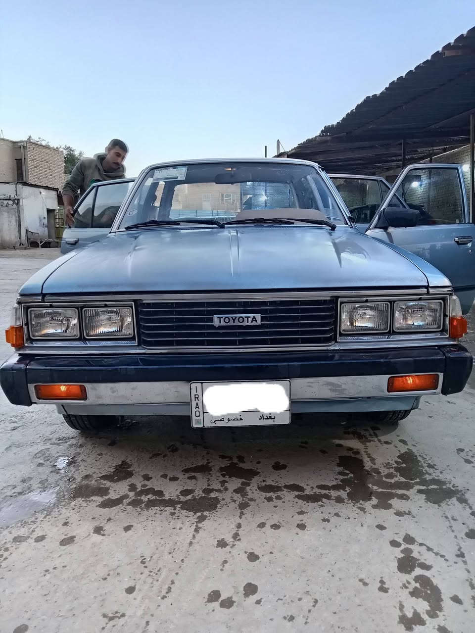 السلام عليكم ورحمه الله وبركاته اخوان كراون للبيع موديل 81 سياره كلها عالشركه تبريد تدفئه رقم بغداد مشروع وطني شرط تحويل
ماشيه 187الف سياره بلاديه على وضع الشركه
جارده بدي وجنطه وقماره لا خياس ولا تبديل ولا ضربه
مكينه وگير بلادي تبريد تدفئه كهربائيات گيجات كلها شغاله حداديه ع الشركه 
للأتصال
***********
***********
***********
