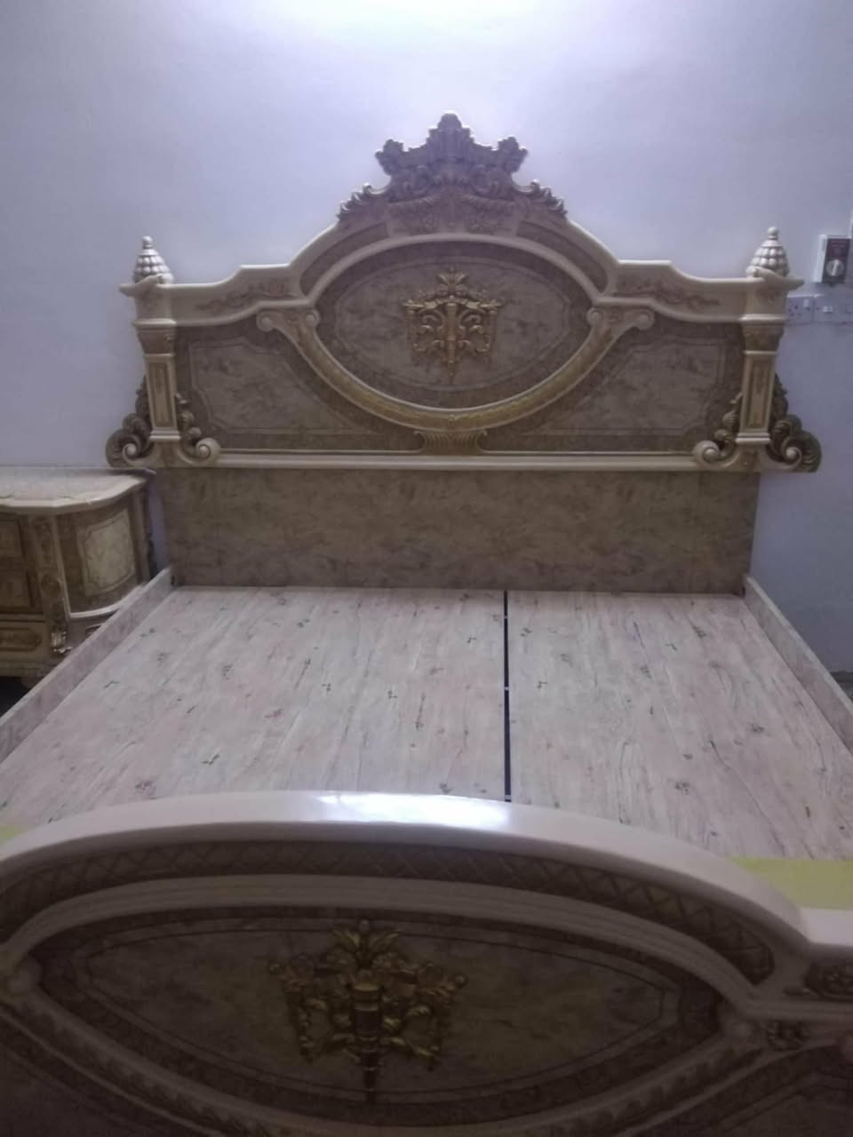 غرفه تكمه. نضيفه مابيها اي جلخ السعر 550 . بيها مجال. المكان هيت


**إذا كنت صاحب هذا الإعلان وتريد حذفه لأي سبب، رجاءا أرسل رسالة إلى الدعم الفني**