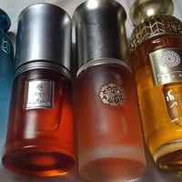 وصلتني وجبة عطور كوتية لبيع للاستفسار 07702963105