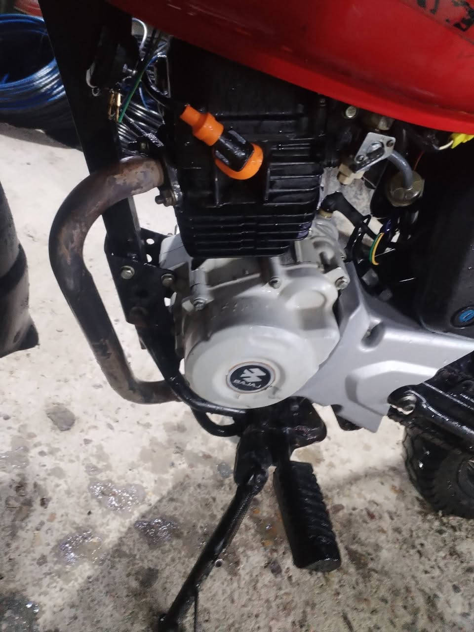 سلام عليكم بوكسر للبيع مودي23 نازله بل اربعه وعشرين   دراجه شوي بي كم نقص ما تكلف هواي  أوراق ضايعه اتكفلك حلال وحرام تأخذه من باب البيت سعره ٧٠٠ وبيه مجال مكاني بغداد وهاذه رقمي*********** رجاء لمو شراي لا يتعبني
