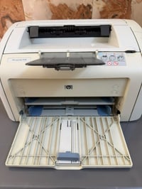 طابعة hp laser jet 1018 ابيض واسود نظيفة حيل بدون اي مشكلة كاترج جديد ...