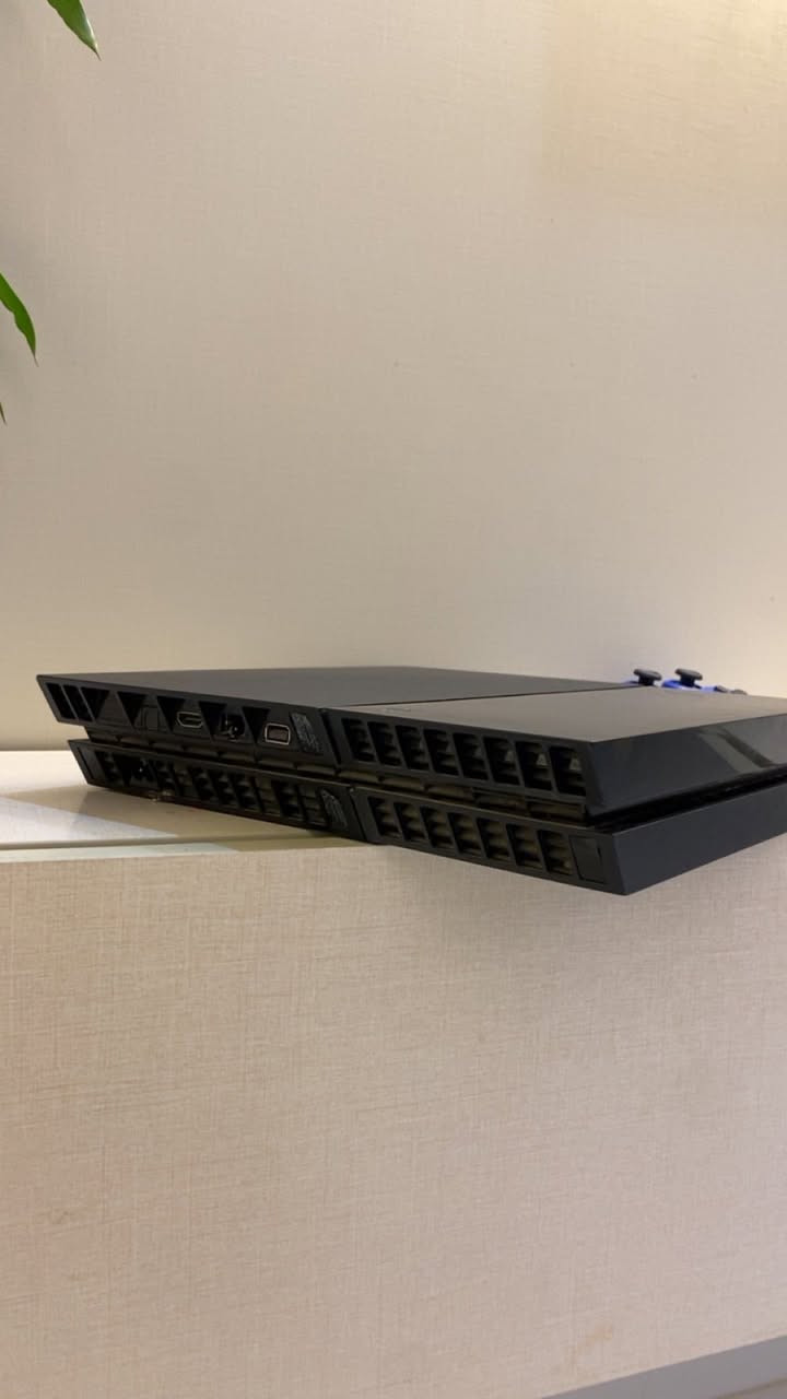 تابعونا ليصلكم كل جديد 🌟🌟🌟
بلاستيشن 4 فات العادي نضيف جدا
ولم يسبق له دخول الصيانه
500g
ملحقاته ///
يد اصليه بلون الازرق
اتش دي
سلك طاقه
شريط
الجهاز نضيف ولا يعاني من شي الحمدلله ولك الفحص
 ريال 400
التواصل واتس اب خاص اتصال //
( رقم الجوال يظهر عند الضغط على زر تواصل )
تقيمك بعد الشراء يهمني 🌟🌟🌟🌟🌟


**إذا كنت صاحب هذا الإعلان وتريد حذفه لأي سبب، رجاءا أرسل رسالة إلى الدعم الفني**