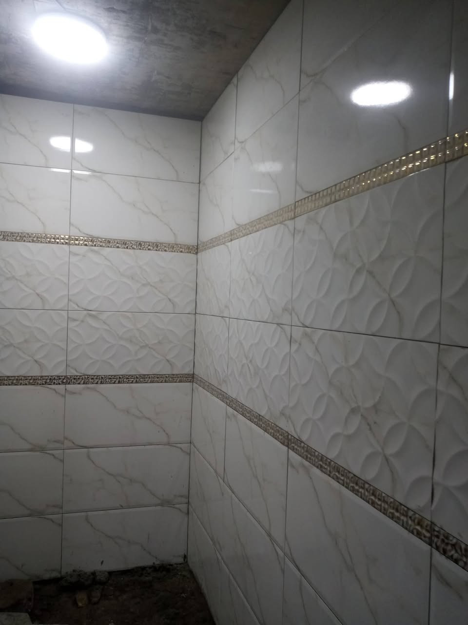 سلام عليكم خلفه متفرغ سيراميك بورسلين كاشي مرمر بآيات شغل درجه اولى واتساب ***********
