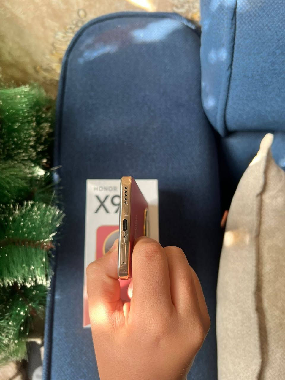 السلام عليكم من رخصه الادمن
جهاز honor x9d
ذاكره
 265gb
عشوائيه 12+12
بطاريه 83000mAh
كامره الاماميه 108
المعالج Snapdragon6 gen 4
جهاز استعمال اسبوعين فقط
كامل ملحقات من كارتون الجهاز الاصلي والكفر الاصلي وشاحن اصلي وكيبل الاصلي 
سعر الجهاز 380 وقابل للتفاوض 
العنوان بغداد الشعب حي البساتين


**إذا كنت صاحب هذا الإعلان وتريد حذفه لأي سبب، رجاءا أرسل رسالة إلى الدعم الفني**