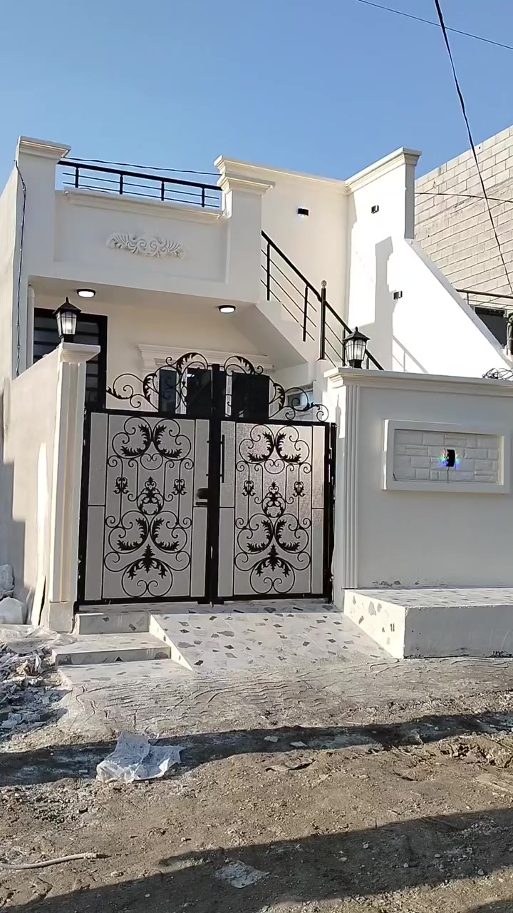 بيت 100 متر موقع حي بدر فرع مول حسين خدمات كامل واجه فلين تبريد مركزي سعر 41 وبي مجال للاستفسار 
***********
