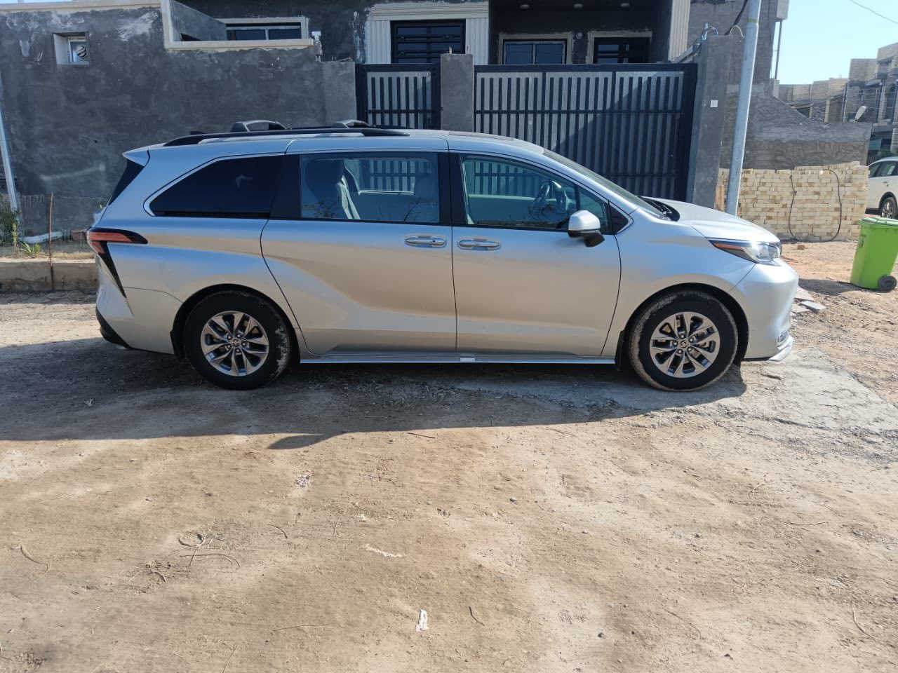 السلام عليكم ..
سينا للبيع 
موديل ٢٠٢٢
حادثها مرفق بالصوره 
فول مواصفات اعلى فئه 
السياره ممشتغله خط استخدام شخصي مال بيت 
هايبرد  ٢٥٠٠ 
رقم بغداد 
مكان السياره الفلوجه 
***********
