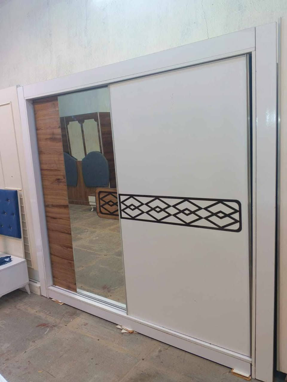 غرفه تركي نظافة فول شخطه ما بيها السعر 375مع شد ونقل الحجز واتس***********
