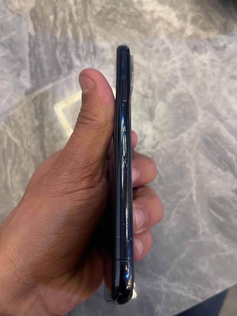 آيفون 11 برو لون زيتوني الجهاز كل مكفول وزلغ واحد مابي صوت إتصال اللمس كامره فيس ايدي شغال ذاكره 256 الجهاز فقط مستبدل بطاريه والبطاريه اصليه بالشحن تنسى سعر الجهاز 250 وبي مجال العنوان بغداد المنصور رقم تلفون ***********
