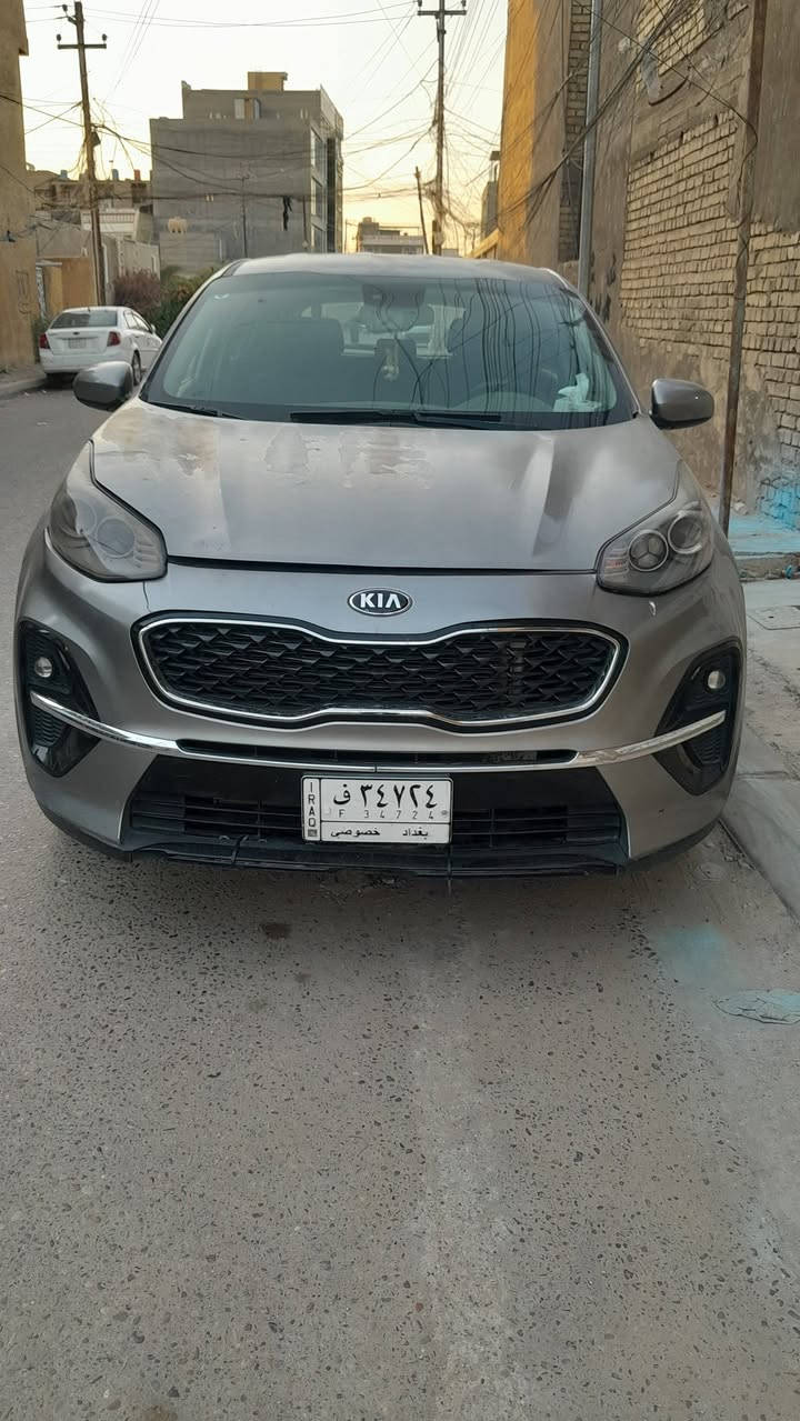 سيارة اسبورتج وارد 2021 حادث امامي محرك ٢٤٠٠ gdi السعر 150 ورقة رقم الشاصي موجود لغرض معرفة الحادث مع صور السيارة اتصال *********** او ***********
