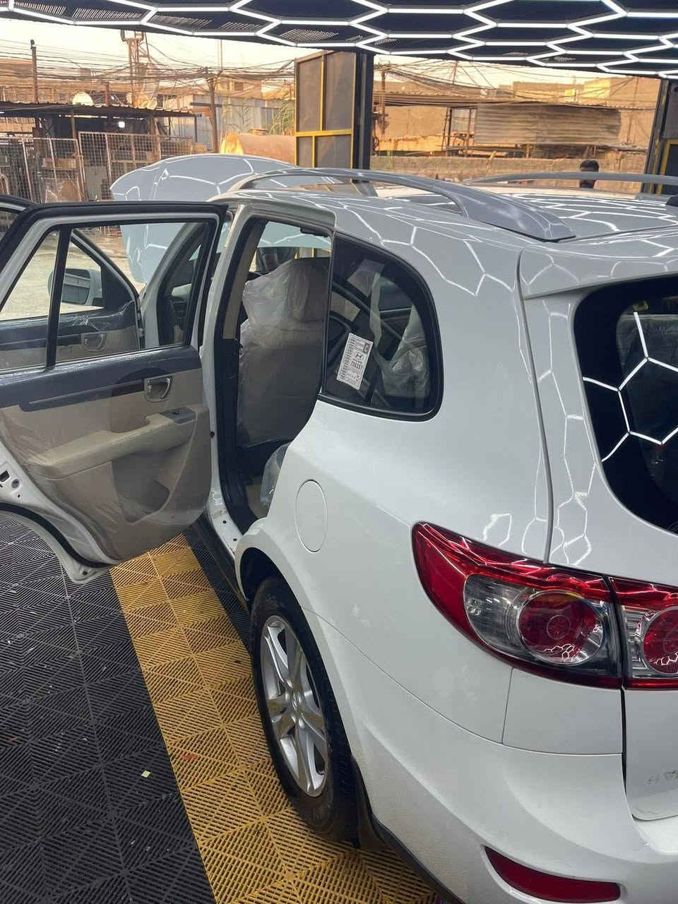 سلام عليكم
سنتافيه٢٠١١فول
سونار مرفق بل منشور
***********
