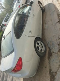 أفانتي • ٢٠٠٩ • داخل جلد