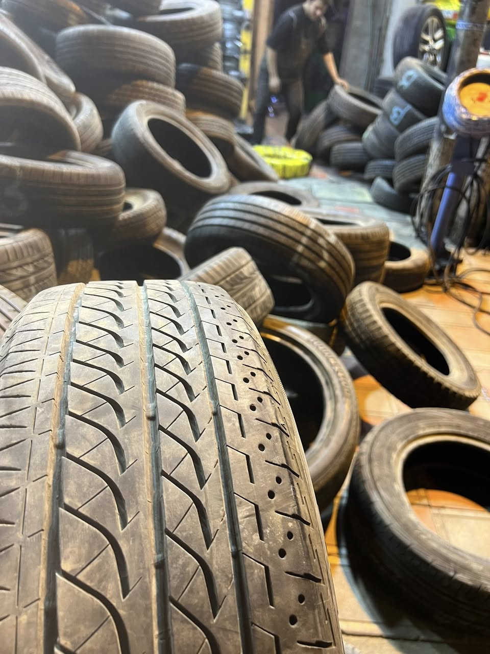 سلام عليكم اطارت حاويه ياباني كافت انوع القياست متوفره سعر زوجً 40 الف النجف شارع ابو صخير مجاور جامع الذهبي الاستفسار ***********@
