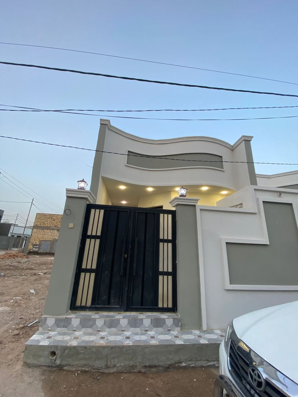 🏡 للبيع بيت سكني مميز
📍 الموقع: طريق السنية السياحي – سكة القطار
مجمع توحيد العفلوكي
📐 المساحة: 120 متر
✨ تفاصيل البيت:
صالتين واسعة
استقبال أنيق
مطبخ مرتب
غرفة نوم واحدة
مجمع صحيات (داخل وخارج)
بيت كامل جاهز للسكن
💡 البيت يتميز بموقع هادئ . 
📞 للاستفسار والمراسلة: (***********
***********
