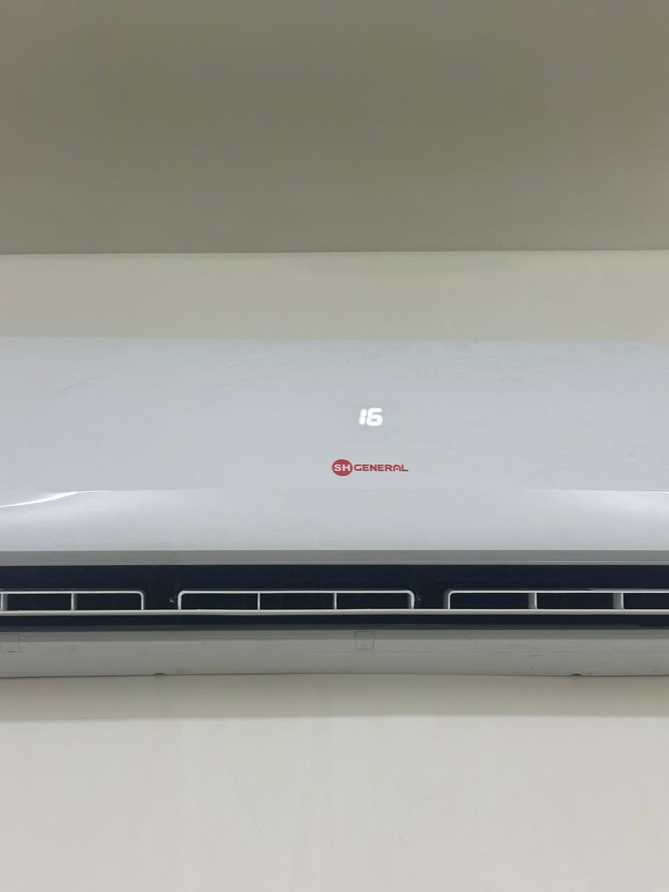 بغداد الرستميه£ سبلت 2 طن جديد مستعمل اربع ايام  بي ضمان 5 سنوات صيانه داخل المنزل تجي شركه نفسه للبيت مثل ما واضح بل صوره حته كارتونه موجوده شركه الجنرال جديد كلش السعر 450 للسفسار ***********
