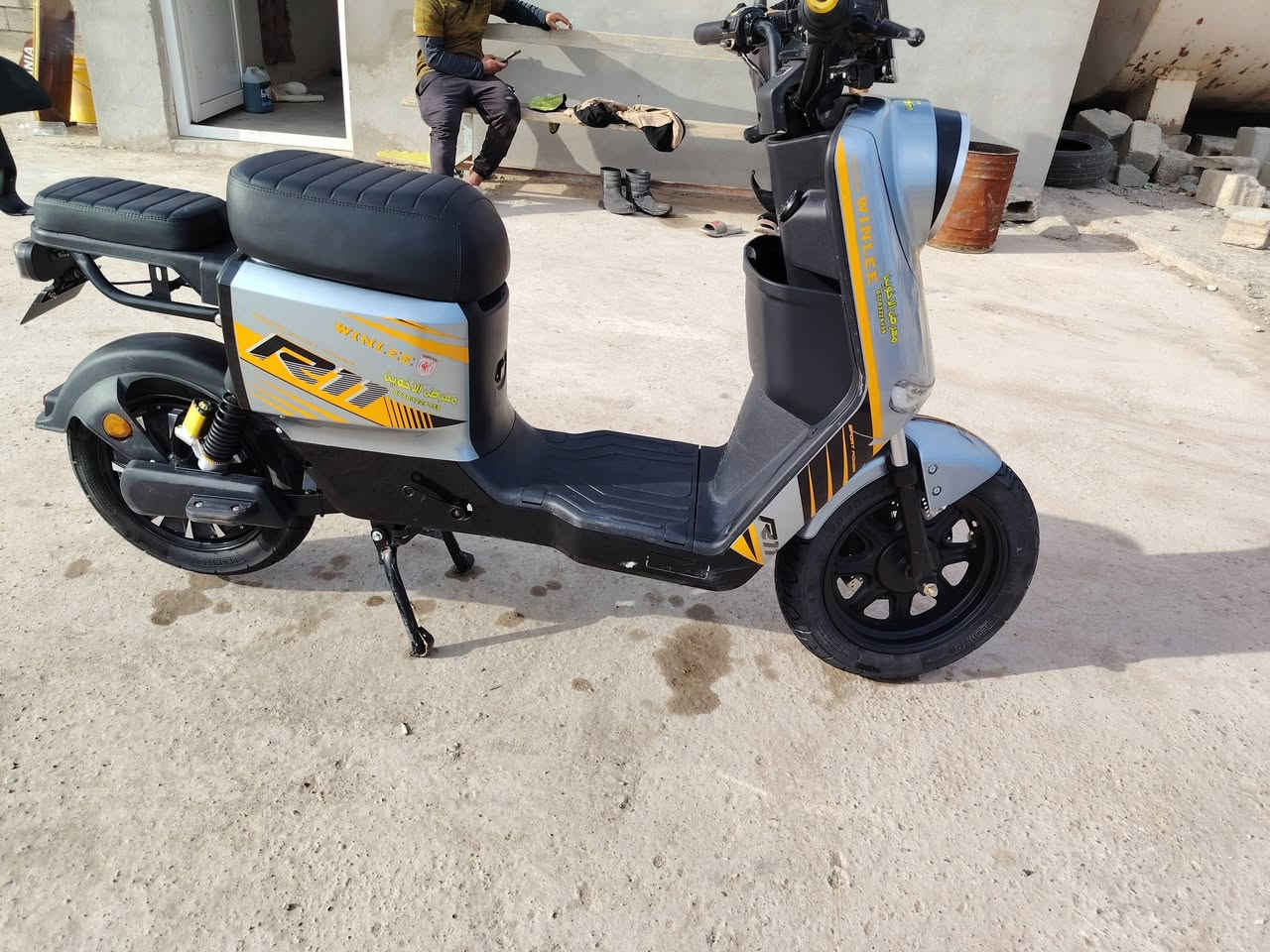 R11
سعر 600

 شركة الأخوين 2026
يعني #قوة_وأناقة
يعني فول مواصفات 
السرعة R11   ........120
 البطارية 32 العدد 5
شحن سريع   ...... نضام البك R
الون مميز  ...... لايت زنون عالي ناصي
شاشة مطري ...... قراءة الاعطال والسرعة
تشغيل سويج .... كرت...وبصمة عن بعد
للاستفسار *********** متواجد خاص// فقط للبيع مكاني الحويجة ناحية العباسي
