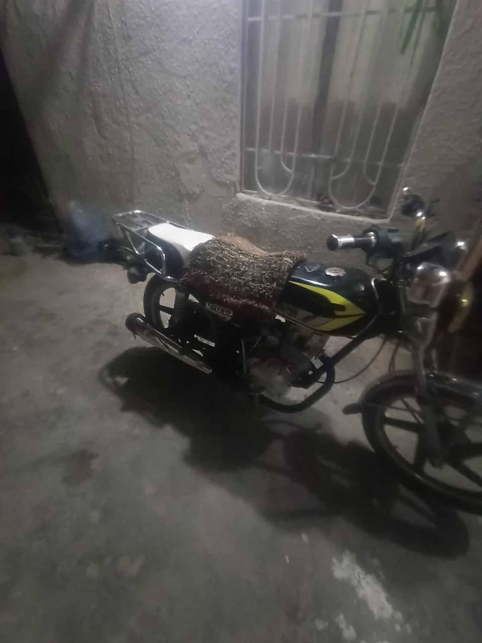 بسم الله الرحمن الرحيم
السلام عليكم دراجه سافان. موديل. ٢١ الدراجه اوراق كامله

      . مابيهة اي نقص. نضيفة. شوفه عينك رقم التلفون *********** متواجد ع فيس. والواتساب وع خط
العنوان بابل قضاء المحاويل
