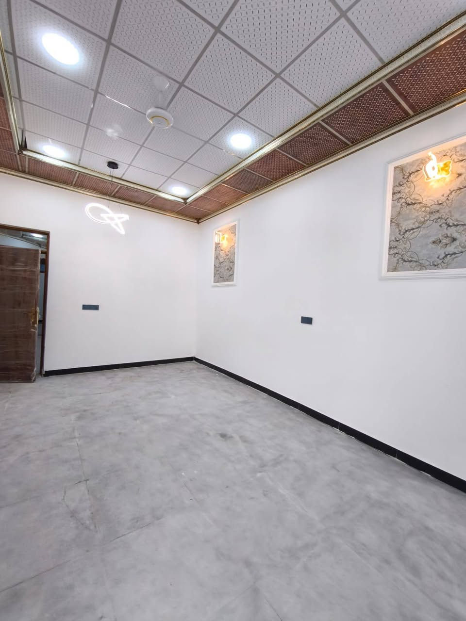 أسعد ألله اوقاتكم بكل خير ✨
***********
يتوفر ثلاث دور سكن للبيع التفاصيل ⬇️
المساحة البيت الواحد160
نوع العقار طابو زراعي عراقي سند25

الموقع البصرة أبو الخصيب طريق سيد حامد 

يحتوي البيت الواحد على غرفتين منام+ ديوان صاله+مطبخ +صحيات داخليه وخارجية

السعر البيت الواحد 82 وبي مجال
باقي الاستفسام الاتصال على 
***********
