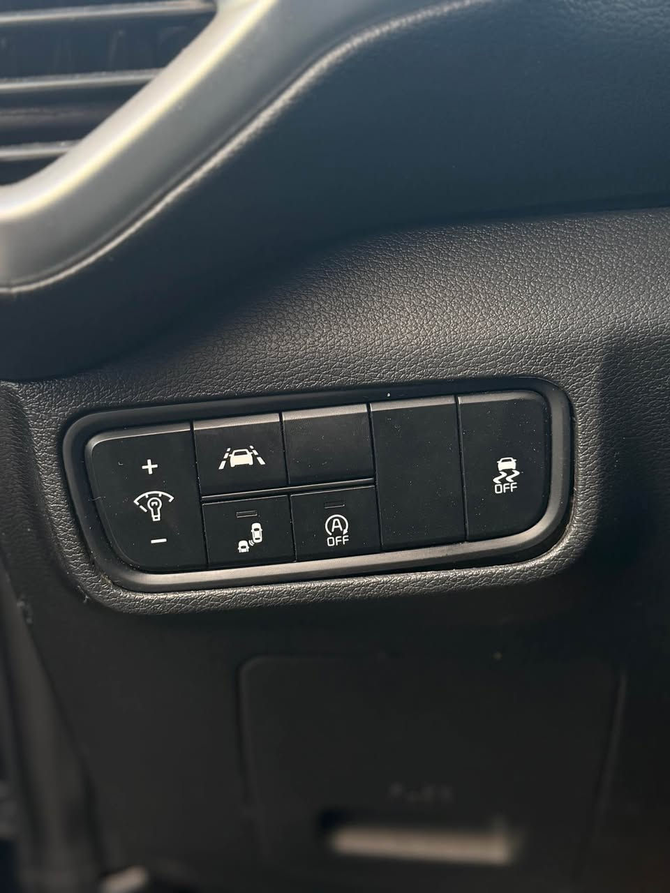 السلام عليكم كيا صول موديل 2022. رقم اربيل دولي 
وارد امريكي حادث جاملغ وباب السايق بجم كبس 
بدون لغد وبدون شاصي 
السيارة جاهزة من كل شي على وضع الشركة ماشية 53 الف ميل 
مكينة 2000 دوش المرغوب 
كير اوتماتيك 8 نمر 
شاشا جبيرة تدعم كار بلي 
كامرة دوارة وحساسات خلفية 
رادارات جانبية 
فول تحكم ستيرن 
رادار امامي 
تحديد مسار وسياقة ذاتية 
اوتو هولد 
رايدهة 138 $
مكاني بغداد الجديدة  *********** بغداد, العراق
