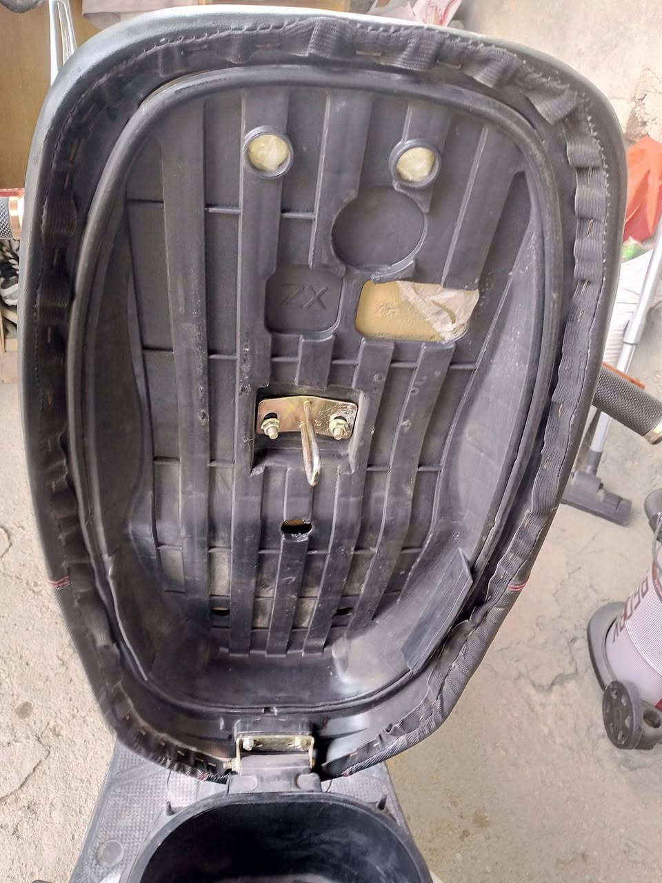 السلام عليكم دراجه للبيع النوع بوليس مديل حديث 2025 كفاله من كلشي فقط سلف عاطل بحاله  اسويج اصلي ويارقم شاصي والمكينه والكفرات اصلي فقط امبدله هندر فقط الشراي يتصل على هاذه الرقم ***********
