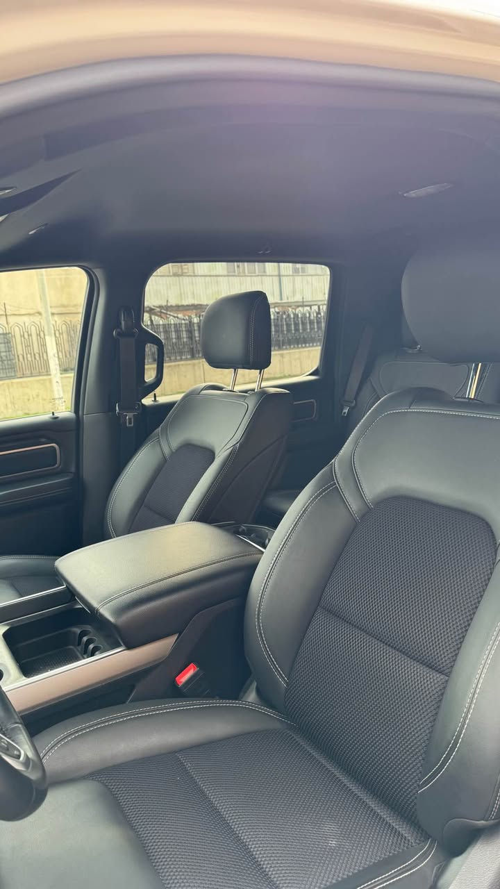 ڕام سپۆرت ٢٠٢٣ ٨پستن مواصفات سپۆرت فول فول کوشن هیتەر کارەبای رادار کامیرە شاشە گەورە ٢جێ پیدی ئاڕ یەک بست صبغ بێ ژۆرێ 
ram sport 2023 v8 5.7 ful ful mwasfat bas panoramay nia 2 je pdr yak bst sbugh be zhore be airbag 
📞0751 137 4810 واتساپ أربيل, العراق
