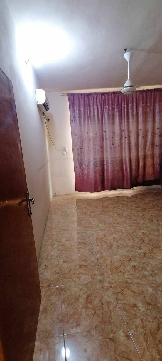 سلام عليكم بيت للبيع قرية شفتة السعر 95 قرب اسواق لحضة المساحة 150 متر طابو زراعي  رقم هاتف ‏‪***********‬‏
