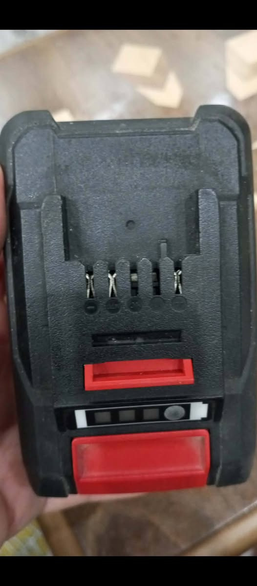 بطاريات قطعتين واضح بالصور التفاصيل 
28 الف0 قطعتين


**إذا كنت صاحب هذا الإعلان وتريد حذفه لأي سبب، رجاءا أرسل رسالة إلى الدعم الفني**
