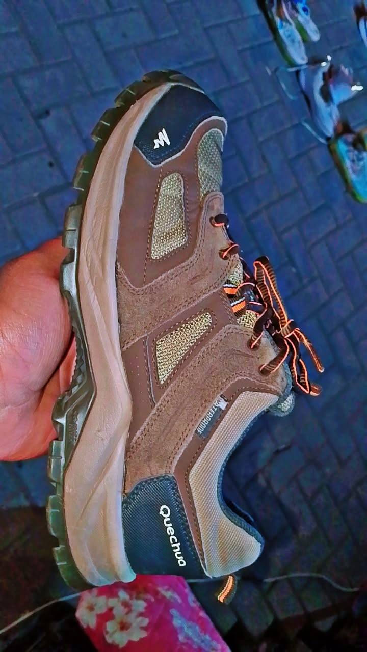 سلام عليكم توفرت شلعه 115قطعه احذيه باله مستخدم اصلي وبيهن ما مستخدم 
قيسات أغلبهن من 43وفوك قيسات خاصه بيهن 47او48
كلهن موديلات مختلفه شرط نضافه اي قطعه بيه خلل تطلع 
عنوان بغداد الشعله هاتف ***********
