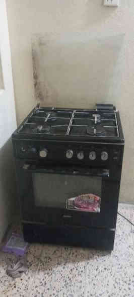 طباخ نضيف شرط الفحص ٤ عيون للبيع سعره ٧٥ اتصال هاتفي ***********
