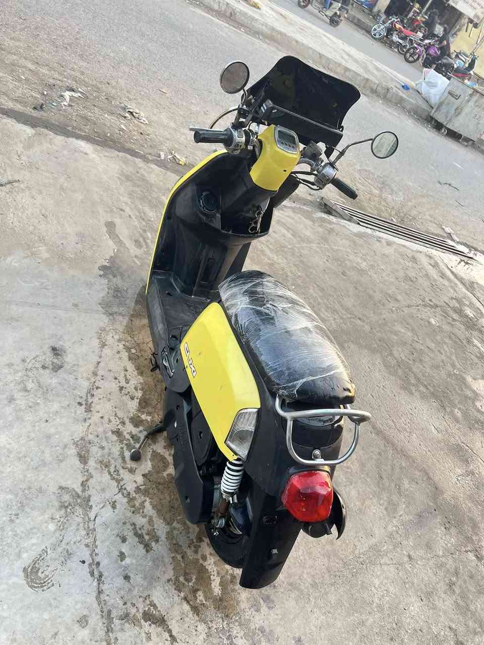 دراجه بوليس نوزل للبيع دراجه مكفوله كلها كفاله عامه كلشي يشتغل بيها اي نقص مابيها كفرها اصلي وختم واحد كلشي ممبدل بيها علا وضع البلاد الشراي يتصل ويدلل ***********
