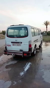 نيسان يورفان  بيه صبغ جوه رقم مال باب لوره والباقي مكفول   2010  كير م...