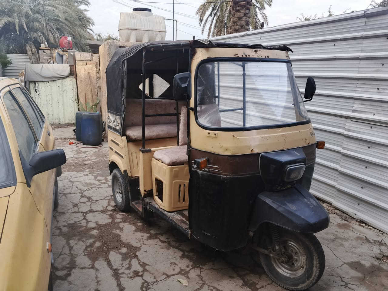 سلام عليكم تكتك باكستاني محرك ستوتة تجفيت جديد ضفيرة كهربائيات جديدة نقص فقط قمجي كلج سعر مليون وبيهة مجال بسيط ***********واتساب مكان بياع
