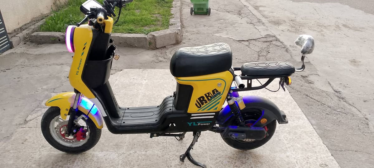 سلام عليكم للبيع R9 برو  موديل 26. 5 بطاريات دبل 32 امبير فول مواصفات   مكان كركوك   دوميز سعر  425  بي مجال شراي خابر الرقم ***********
