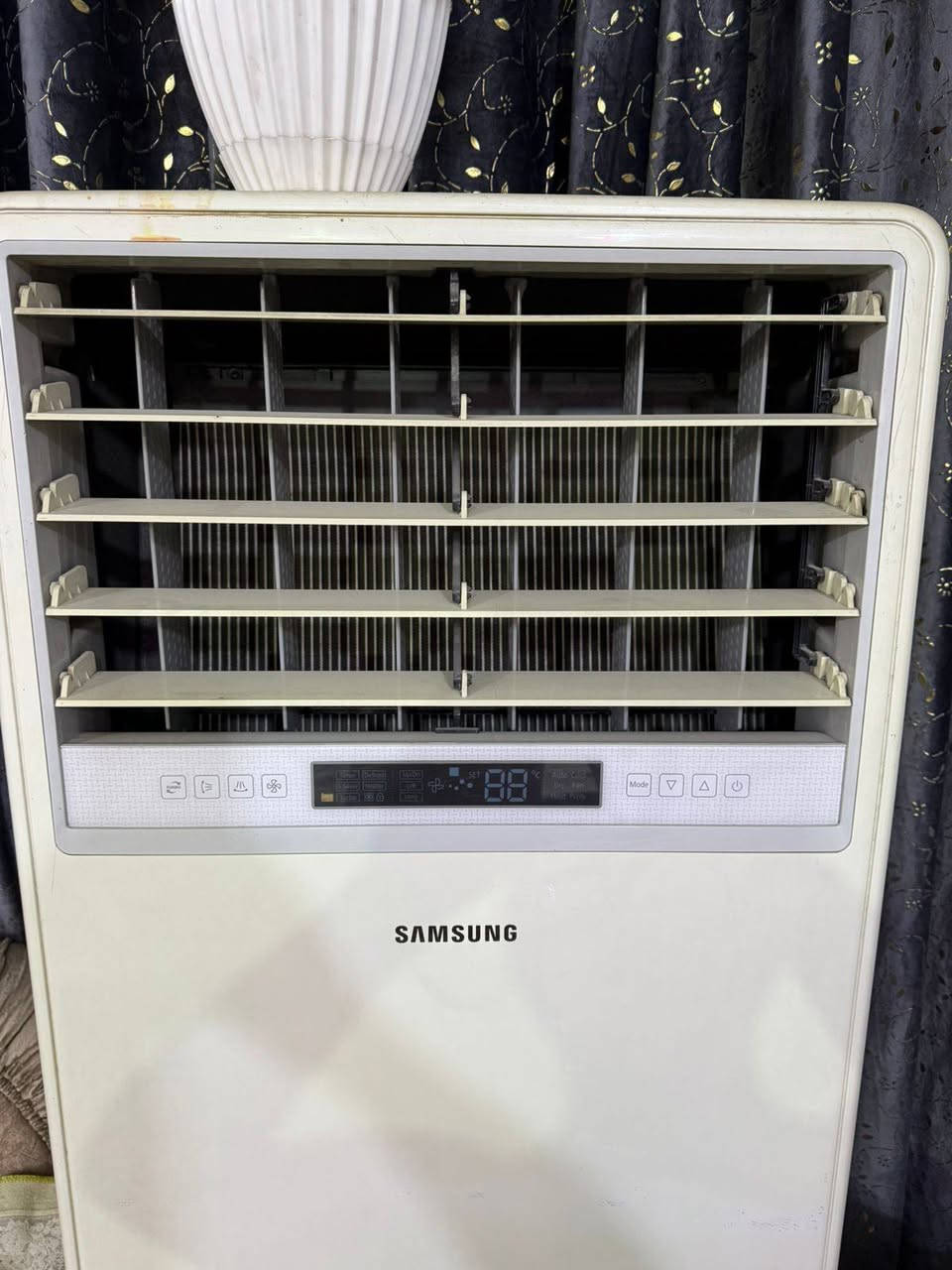 سلام عليكم سبلت سامسونك خمسة طن ثري فيز  اخو الجديد كوري شرط مو صيني استعمال قليل الجهاز صار اربع سنوات ممشتغل متروك تحولت بغير بيت وما نصبته امانة الله جديد لوك لاداخل تصليح ولا ملعوب بي من فتحته جان شغال  حاليا ما اعرف البواري ما موجودات سعرة قفل بدون عمله ٨٥٠ الف مكاني بغداد الحبيبية ***********
