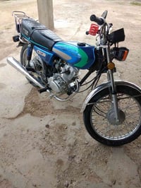 دراجه إيراني 4 گير موديل 2025 السعر 700 وبيها مجال / 07863214335