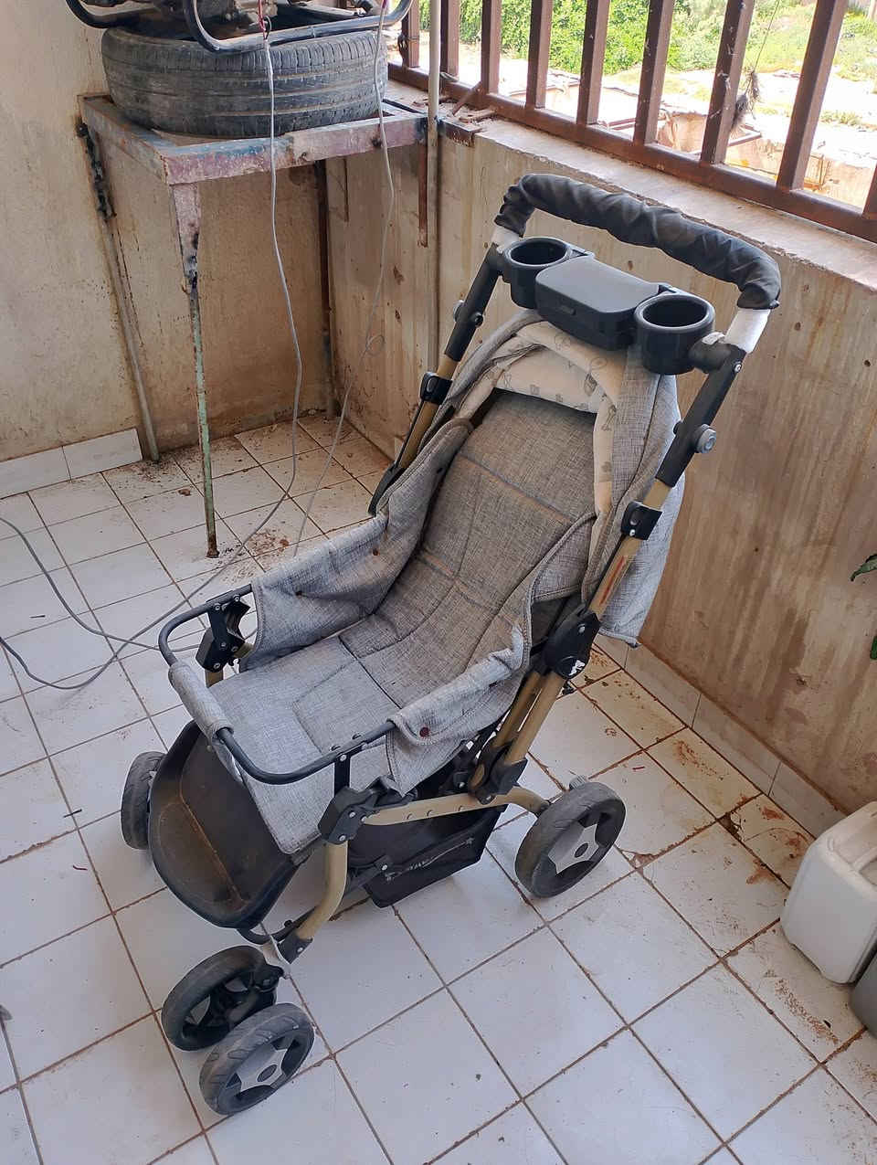 عربانه طفل من النوع الجيد بسعر 25 الف وطباخ منضدي ابو الميز بسعر 35 الف اي استفسار اتصل ***********
