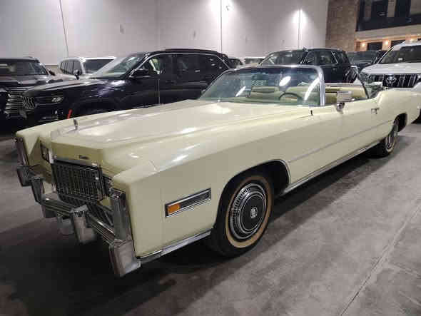 سلام عليكم كاديلاك الدرادو موديل ١٩٧٦ مكانات صبغ ماشيه ٥٣ الف باسمي دخول جديد اصولي رقم اربيل سيارة جديدة في بغداد للاتصال ***********
