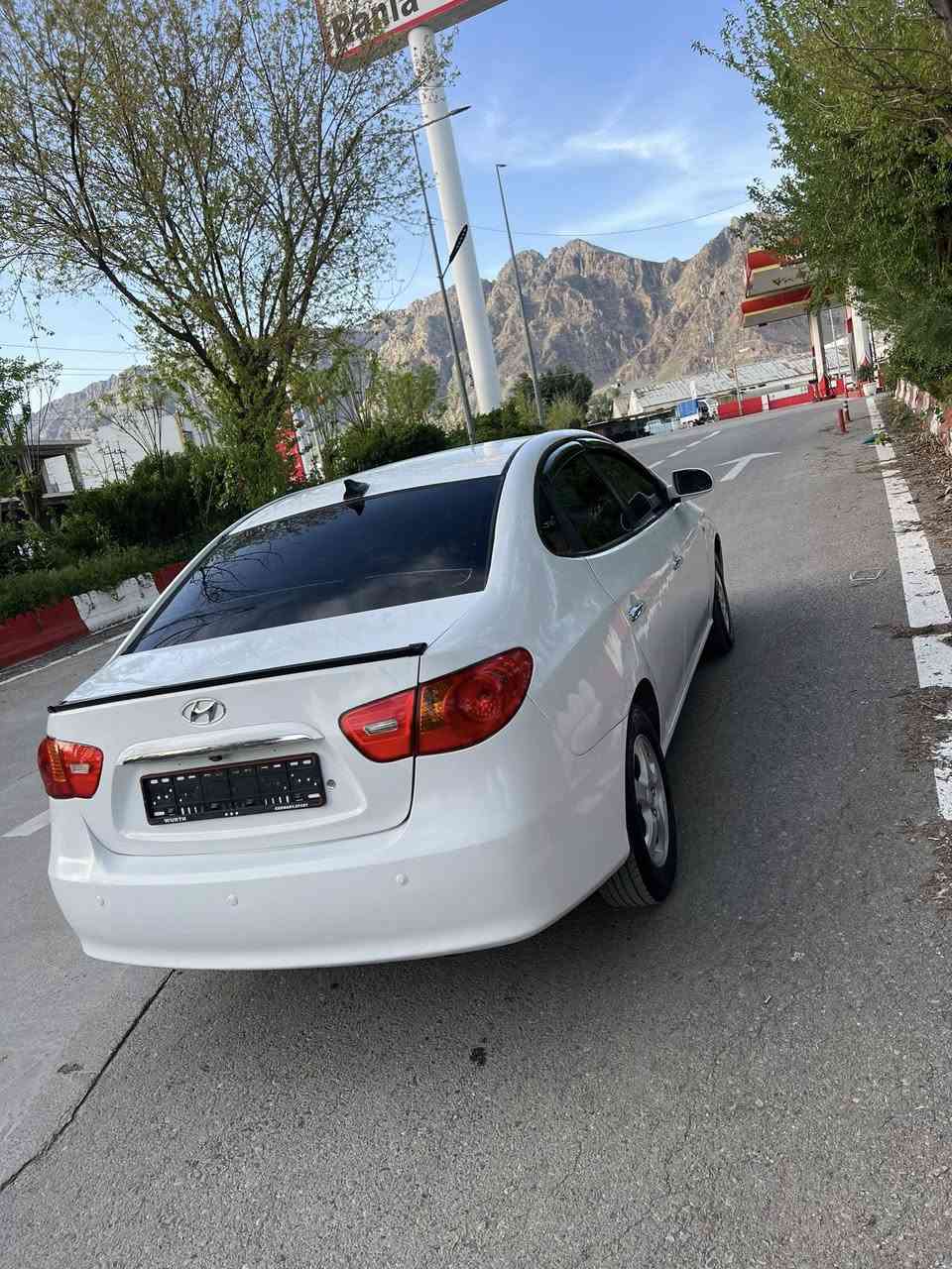 ئاڤانتی مۆدیل ۲٠٠۷ فولە بەس سڵایت نیە ناوزەردە كوشن جڵدە كوشن هیتەر تەبریت لەمس  كامێرا یە حاسەیە گێرو مەكینەی بەشەر خایس و كەڤەر گؤراو بەشەرت سەیارەكە زۆر جوانە شوخت و چاڵ و چۆڵی نیە 
شوین .رانیە ***********
