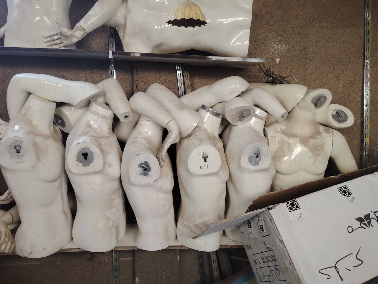 ملكانات رجالي بيهن زين وبيهن تعبان بس مابيهن اي كسر او فطر
سعر جمله وارخص
***********
مدينه صدر
