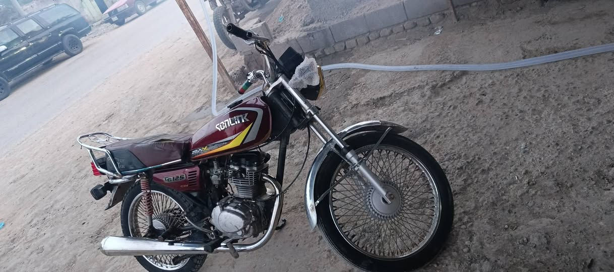 سلام عليكم دراجه تايكر موديل 20 اوراق مبدل بيها بستم ولفات بعدهي ع السحك ولفات 01 مكان بابل المسيب سعرها 425 وبيها مجال للطيبين اتصل ع رقم ***********
