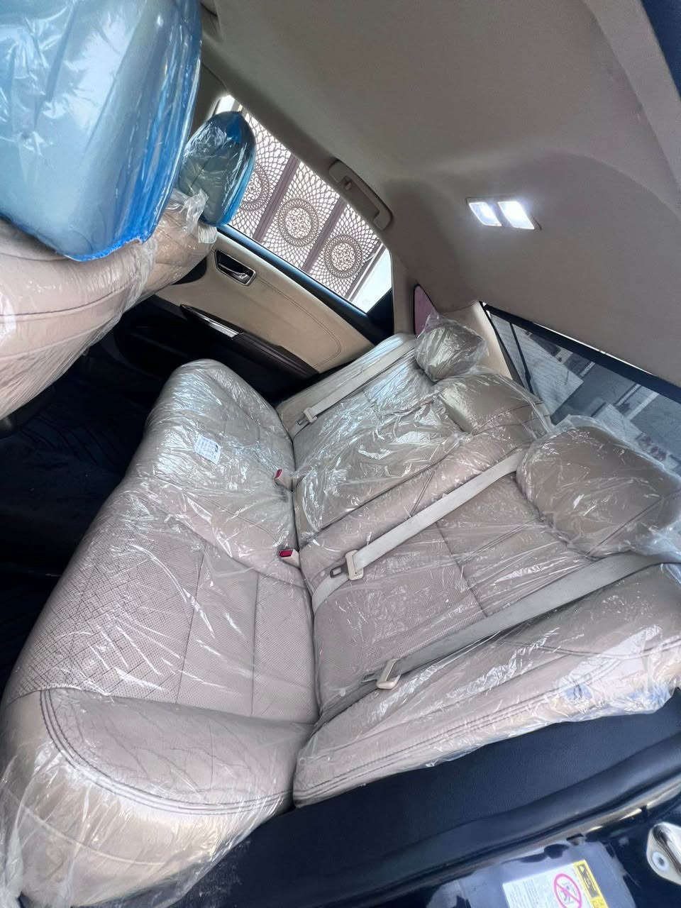 تويوتا ئه‌ڤه‌لۆن ٢٠١٣ لیمیتد
 بۆیاخ دوو پارچه‌ 
چوار په‌له‌ ته‌عدیلی بچوكی هه‌یه‌
گێر و مه‌كینه‌ نه‌كرایته‌وه‌ به‌ شه‌رته‌
كامل سێرڤس كراوه‌ بێ مه‌سره‌فه‌
به‌شه‌رتی به‌ناو كردن
*********** أربيل, العراق
