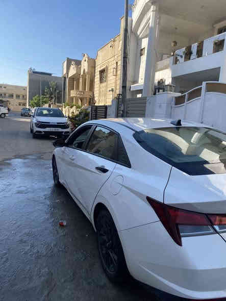 النترا 22 حادث امامي مبدل بنيد فقط 
بيها طعجه بلجاملغ الخلفي 
بصمه 
رادار امامي خلفي 
كروز سرعه 
سياقة ذاتيه فول عدا الفتحه 
محرك 2000 دوش 
مكاني بغداد /اليرموك 
رايدها 145 
***********
