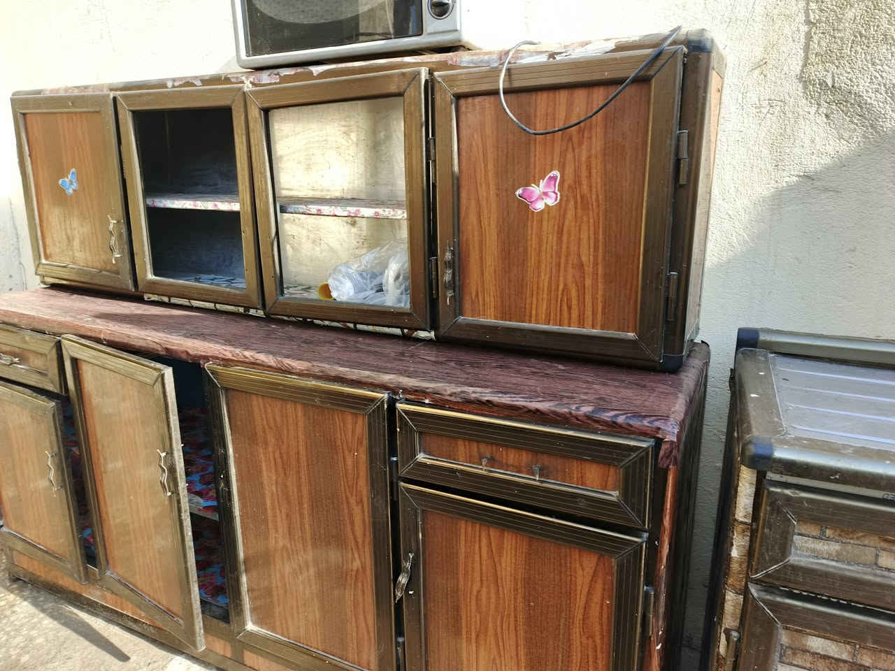 للبيع كاونتر 3قطع سعر 125وبي مجال للاستفسار اتصل على الرقم ***********او ***********
