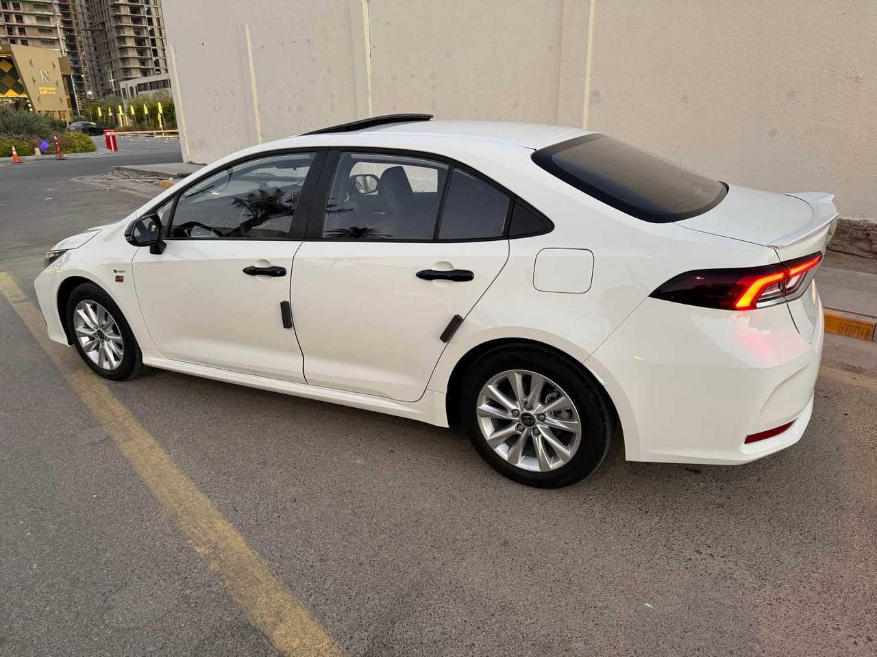 سلام عليكم كورلا هايبرد موديل ٢٠٢٥  ماشيه ١٠،٠٠٠  بصمات ثنين زوالي بعدها بل صندوك سلايت تحكمات رادارات شاشه الموصفات المعروفه الفول عده كشن كهرباء مكانها اليرموك الاربع شوارع السياره بسمي السعر ١٥٧ ورقه وبيها مجال الاستفسار *********** بغداد, العراق
