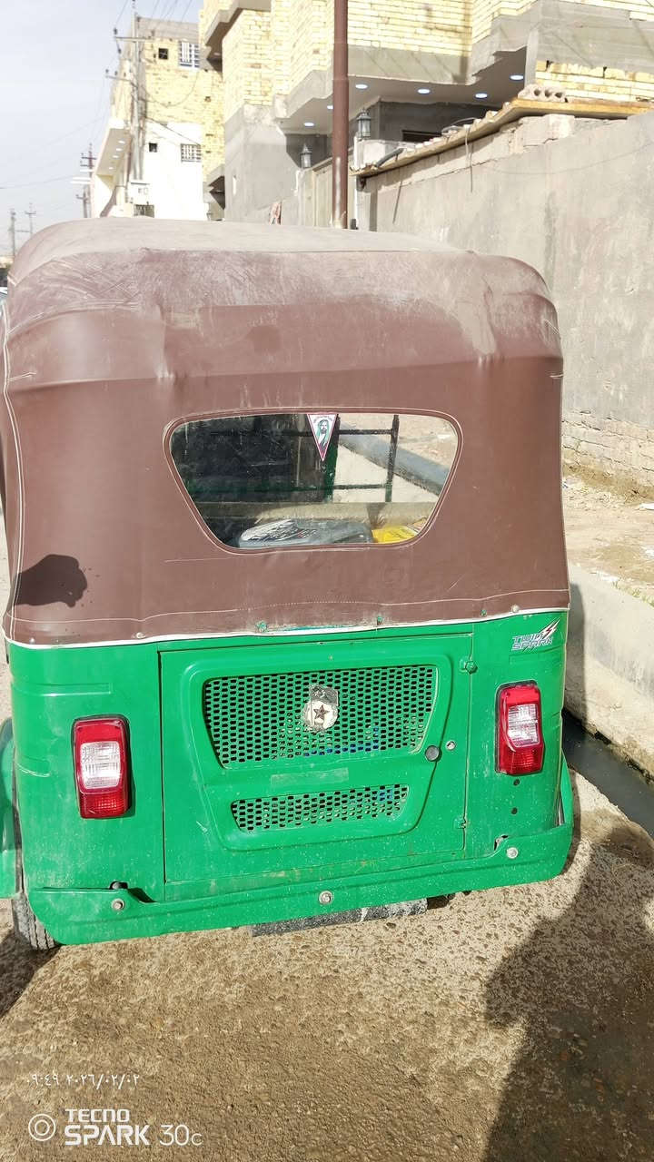 سلام عليكم تكتك البيع  ٢١ وطالعه بل ٢٢ تكتك نضيفه  مامفتوحه محرك  ولا صبغ ولا معجون تكتك نضيفه سعر 7 و700 وبيه مجال قليل رقم الهاتف ***********مكان رفاعي
