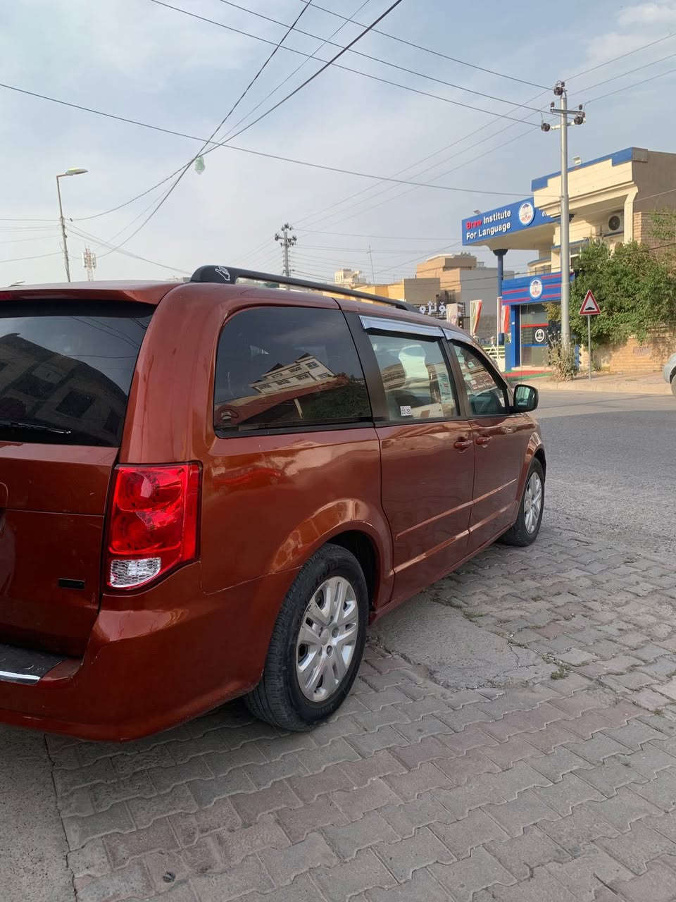من رخصة ادمن المحترم
دوج كرفان 2012 للبيع فقط
فاملي عائلي ٧راكب تبريد مركزي 
مكينة V6 3.6L ماشي 160ميل
٦قطع كلير مرشوشة بامريكا للجمالية
رقم اربيل دولي سنوية جديدة
سيارة حلوة ونظيفة مال بيت 
سعر : 115$ 
عنوان اربيل 
للاستفسار والتواصل واتساب ***********
