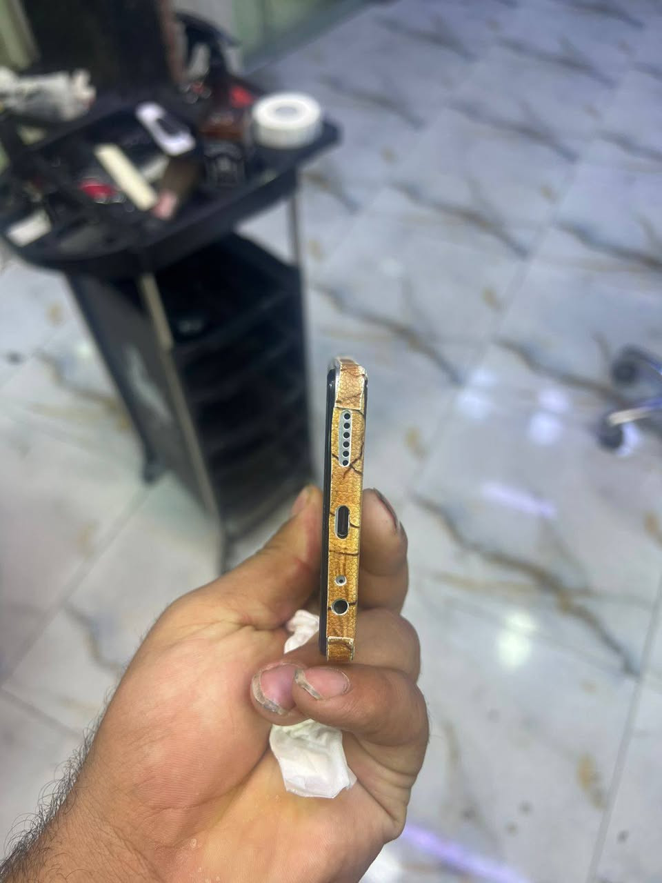 جهاز للبيع نوع تكنو سبارك 10 برو ذاكره 

128 وعشوائيه 8 

جهاز نضيف //زلغ مابي// وشغال صوت. 

وصوره وكامره الاماميه  

شوي غواش والخلفيه عدسه صافيه 

كلش السعر 150 وبي مجال العنوان 

البصره قضاء 

شط العرب قرب جامع ابو خمسين 
  رقم الهاتف ***********
