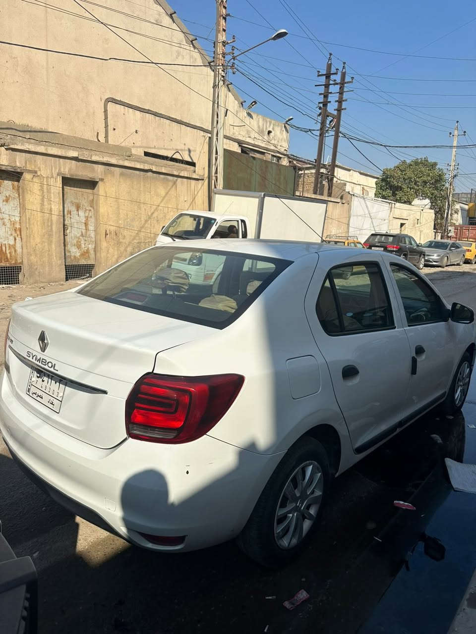 رينو سيمبل 2019
رقم بغداد بأسمي تحويل ثاني يوم
ماشية 60 الف
كامرا خلفية
شاشه كار بلي واندرويد اوتو 
كشنات مخمل 
تخم تايرات جديد 
صيانه كامله مسويلهة 
بيهة باب خلف السايق صبغ على كد شبر 
السعر 87 وبيهة مجال بسيط
رقمي : ***********

اخوان اني مكلف بل نشر الرجاء الي يريد يستفسر يخابر او يراسل صاحب السياره وشكرا الكم
