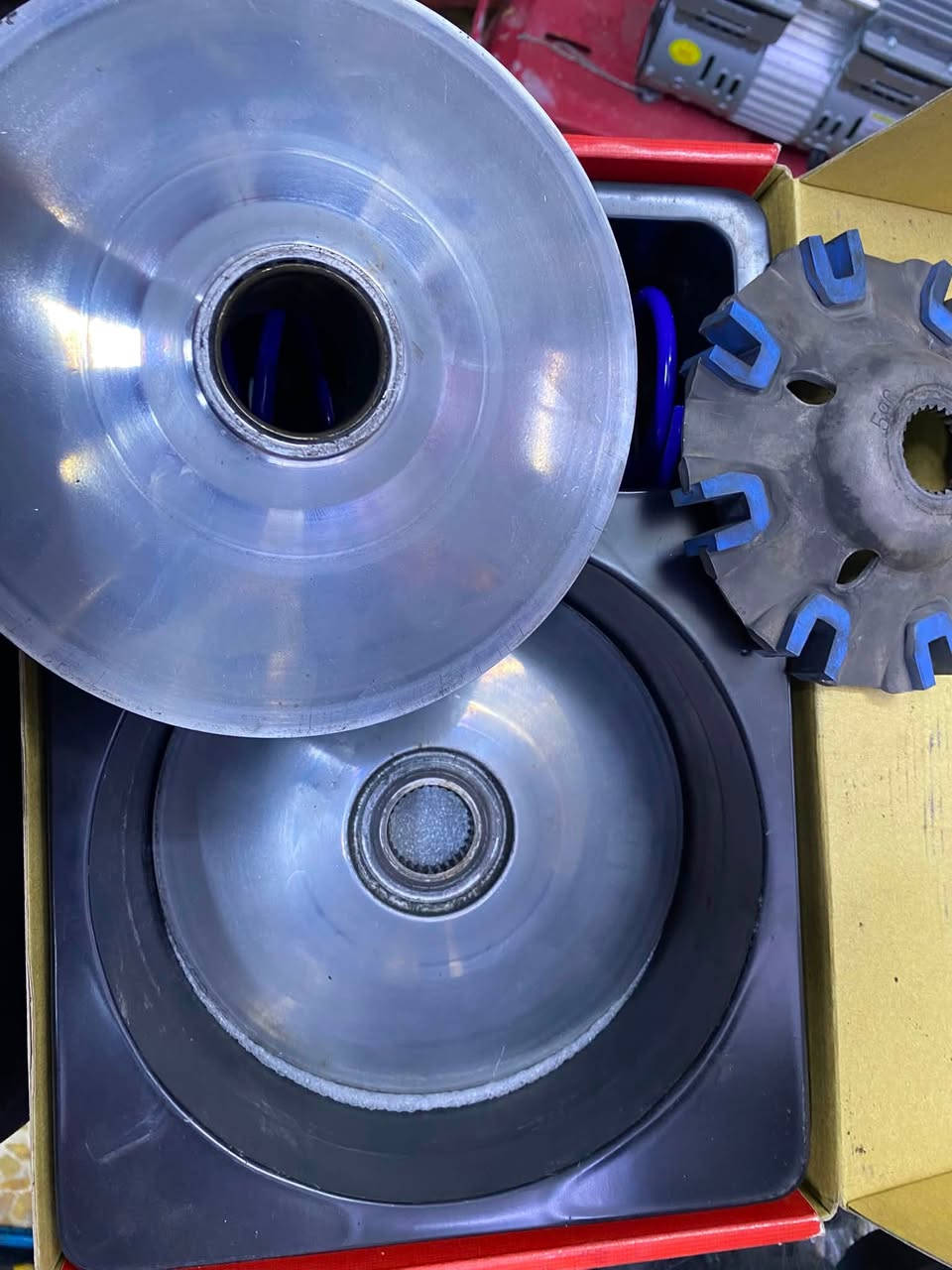 السلام عليكم كلج رياضي للبيع مال تي ماكس 14 هوة والقايش 150 مكاني بغداد البياع ***********
